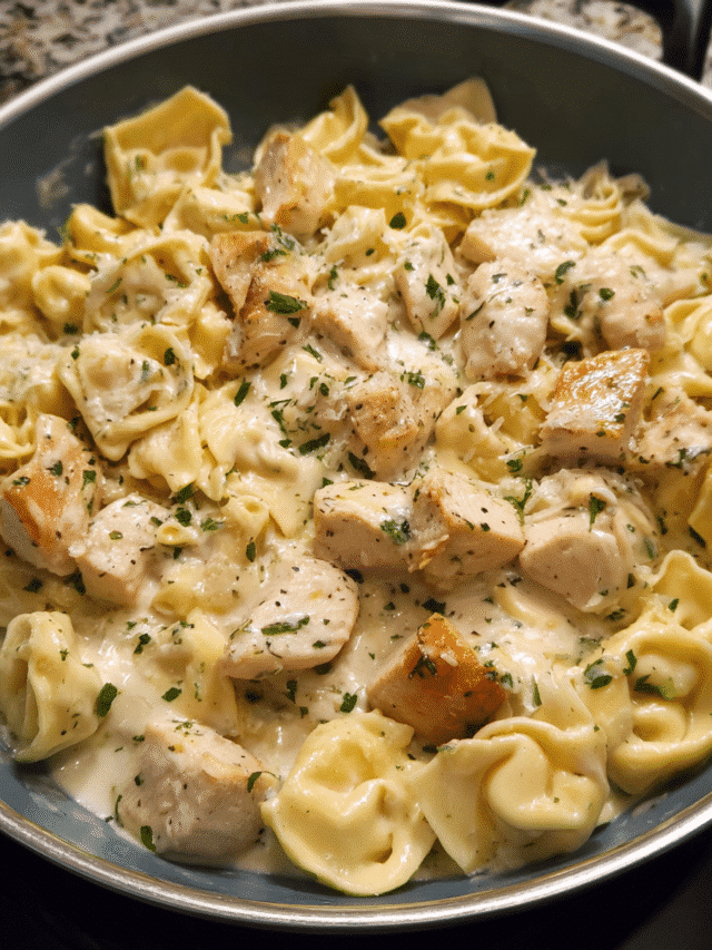 Creamy Chicken Alfredo Tortellini Skillet in one pan