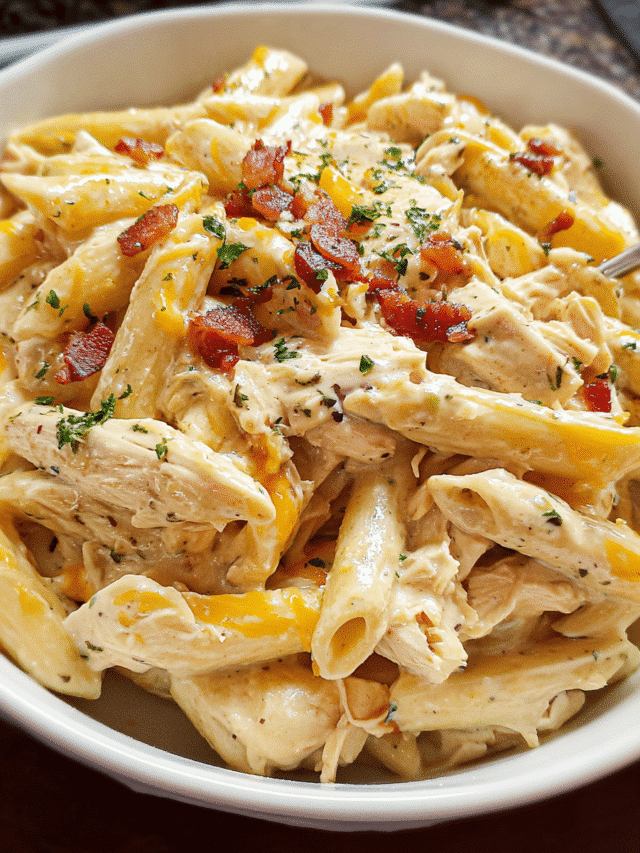 Creamy Chicken Ranch Pasta Bowl with Cheddar and Herbs