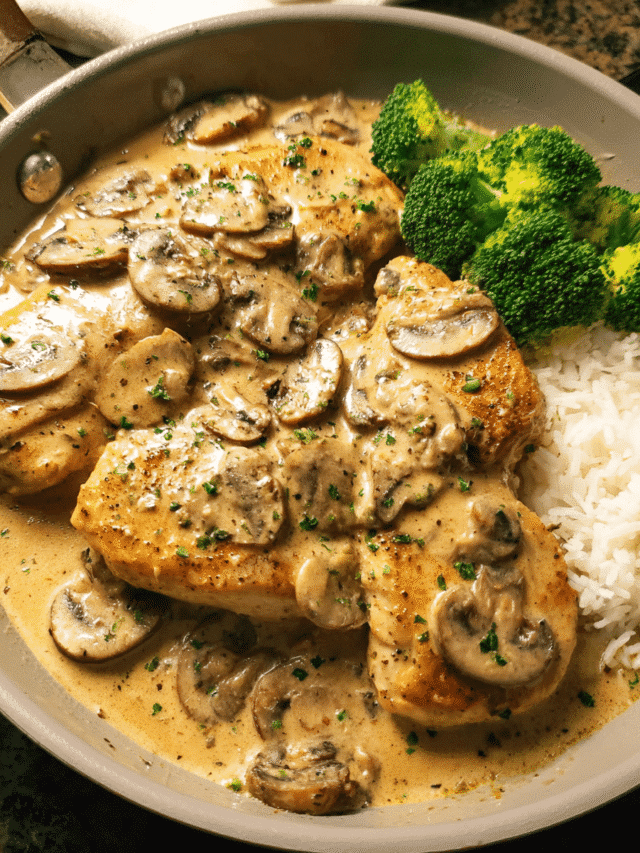 Creamy mushroom chicken skillet with mushrooms and sauce