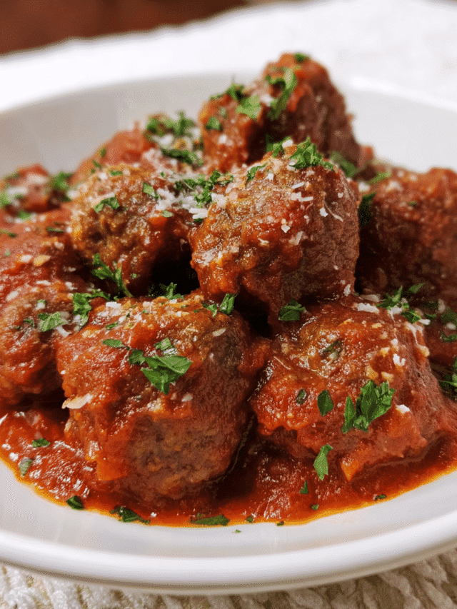 cropped-Slow-Cooker-Meatballs-in-Tomato-Sauce1.png